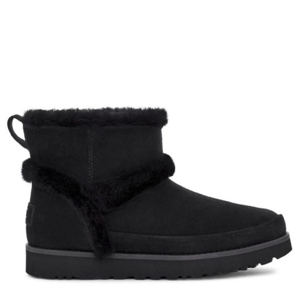 Ugg Mini Fluff Spill Seam Boot in Black